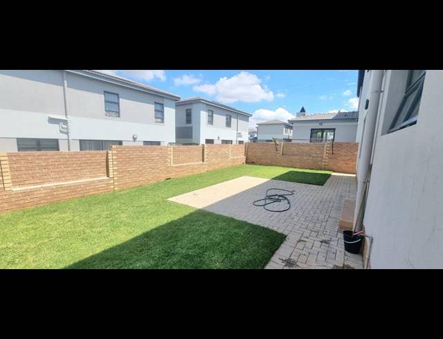 3 BEDROOM HOUSE FOR SALE IN THATCHFIELD